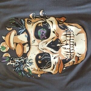Novelty Tshirts Skull and Mushrooms